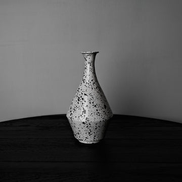 Curved Vase Nero Sprinkle KAISER HOMES 